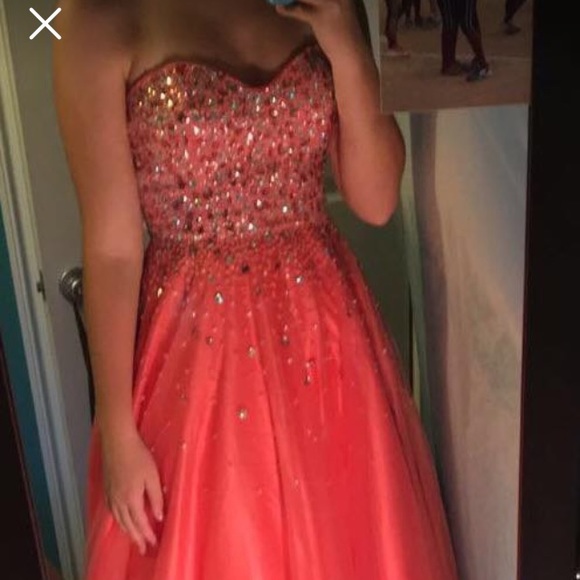 Pink homecoming/prom dress - Picture 3 of 3